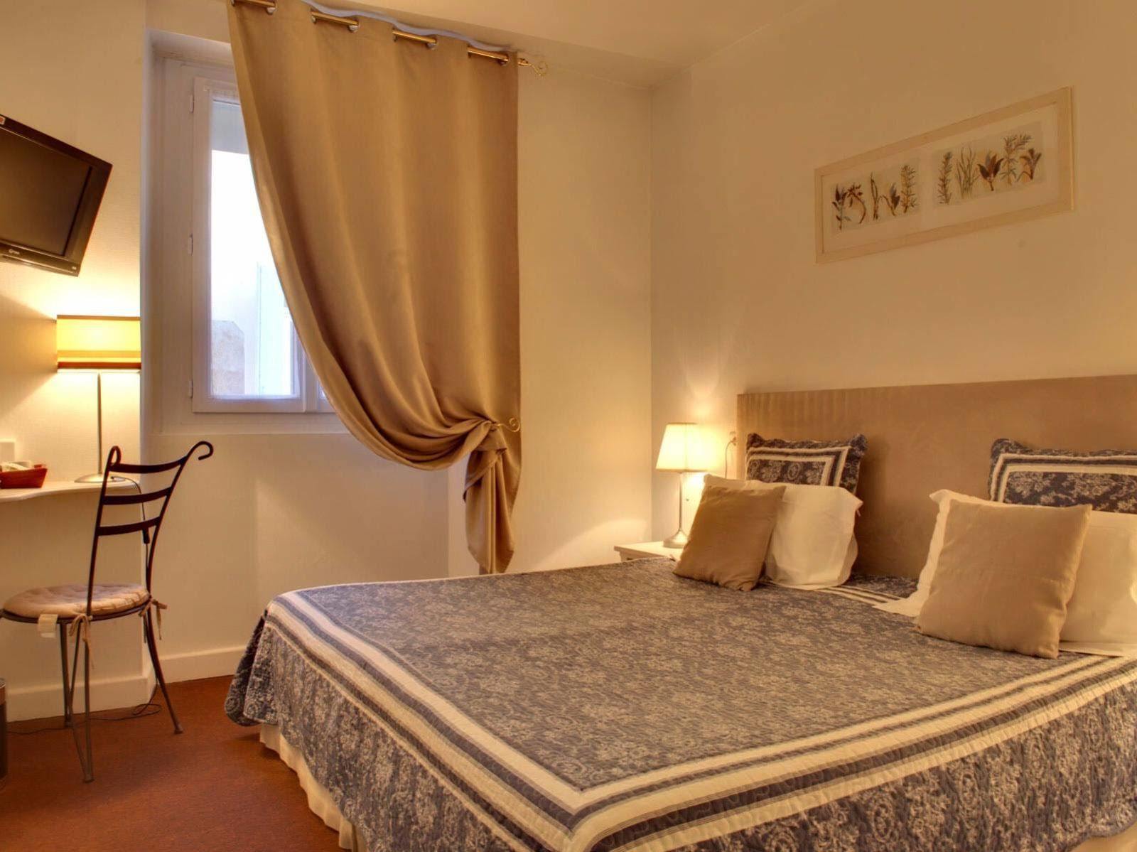 Logis Hotel Orly Alès Zewnętrze zdjęcie