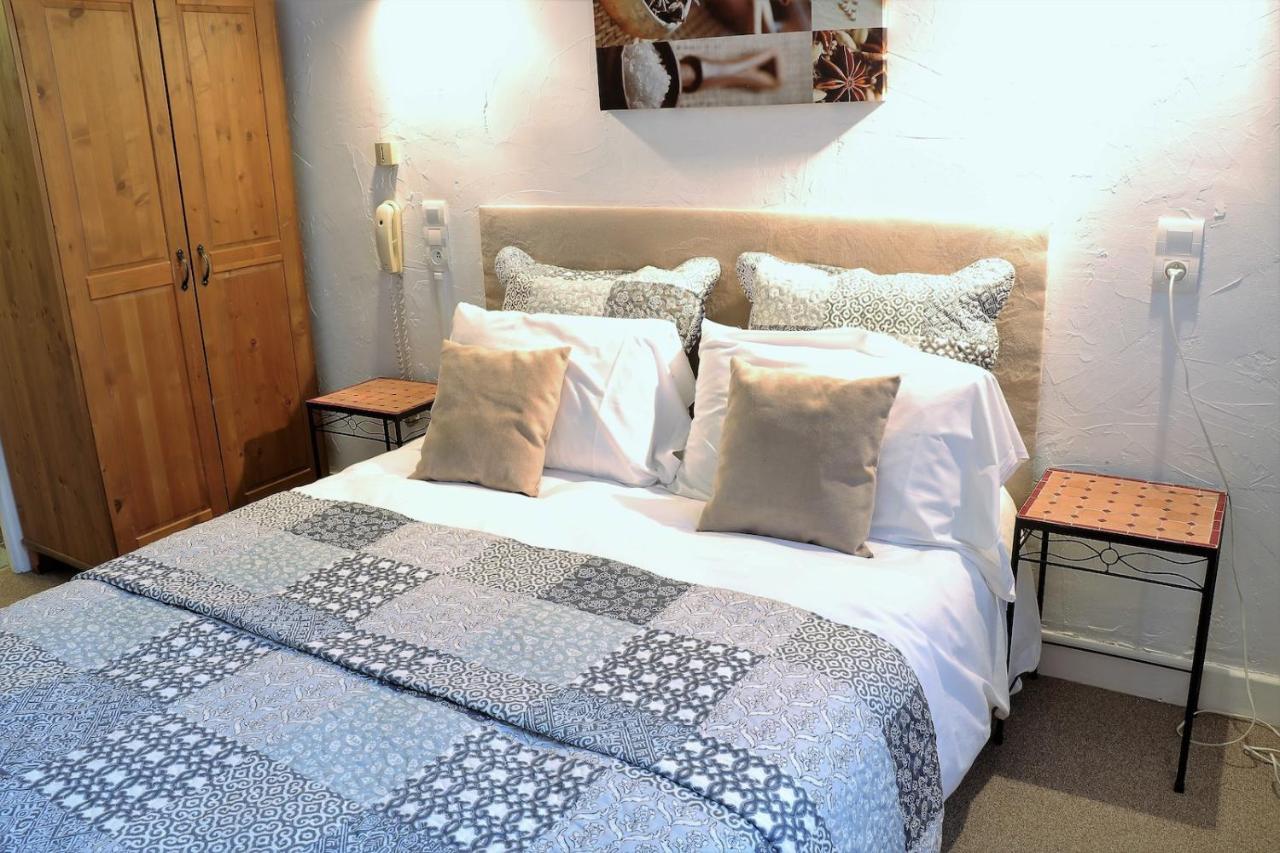 Logis Hotel Orly Alès Zewnętrze zdjęcie